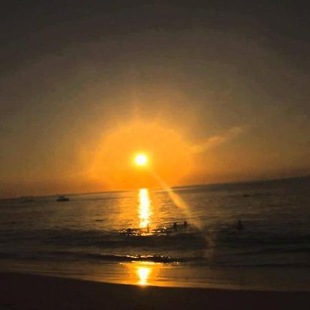Suite Pe Na Areia- Espaco Independente Na Praia Do Curral Com Localizacao Privilegiada - Simplicidade E Comodidade Com O Por Do Sol Mais Lindo De Ilhabela - Melhor Custo Beneficio Para Ate 4 Pessoas , Na Av Jose Pacheco Do Nascimento Nº 7682 Экстерьер фото