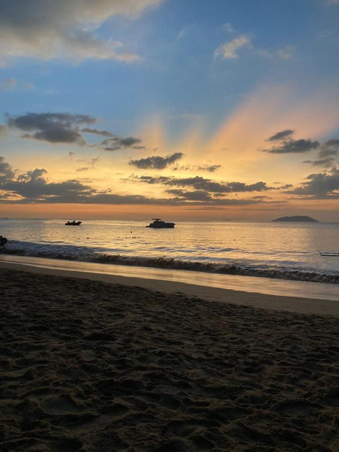 Suite Pe Na Areia- Espaco Independente Na Praia Do Curral Com Localizacao Privilegiada - Simplicidade E Comodidade Com O Por Do Sol Mais Lindo De Ilhabela - Melhor Custo Beneficio Para Ate 4 Pessoas , Na Av Jose Pacheco Do Nascimento Nº 7682 Экстерьер фото